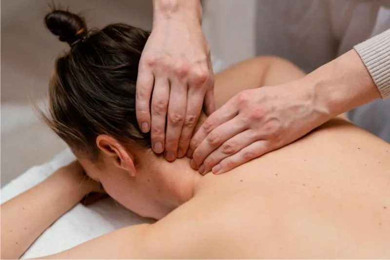 Taller Práctico de Masaje para el Tratamiento de Dolencias de Espalda y Cuello - galería 1